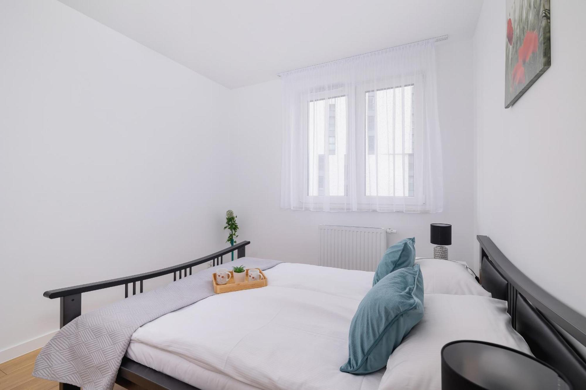 Modern Apartment With Parking Near Tauron Arena By Rent Like Home Cracovie Extérieur photo